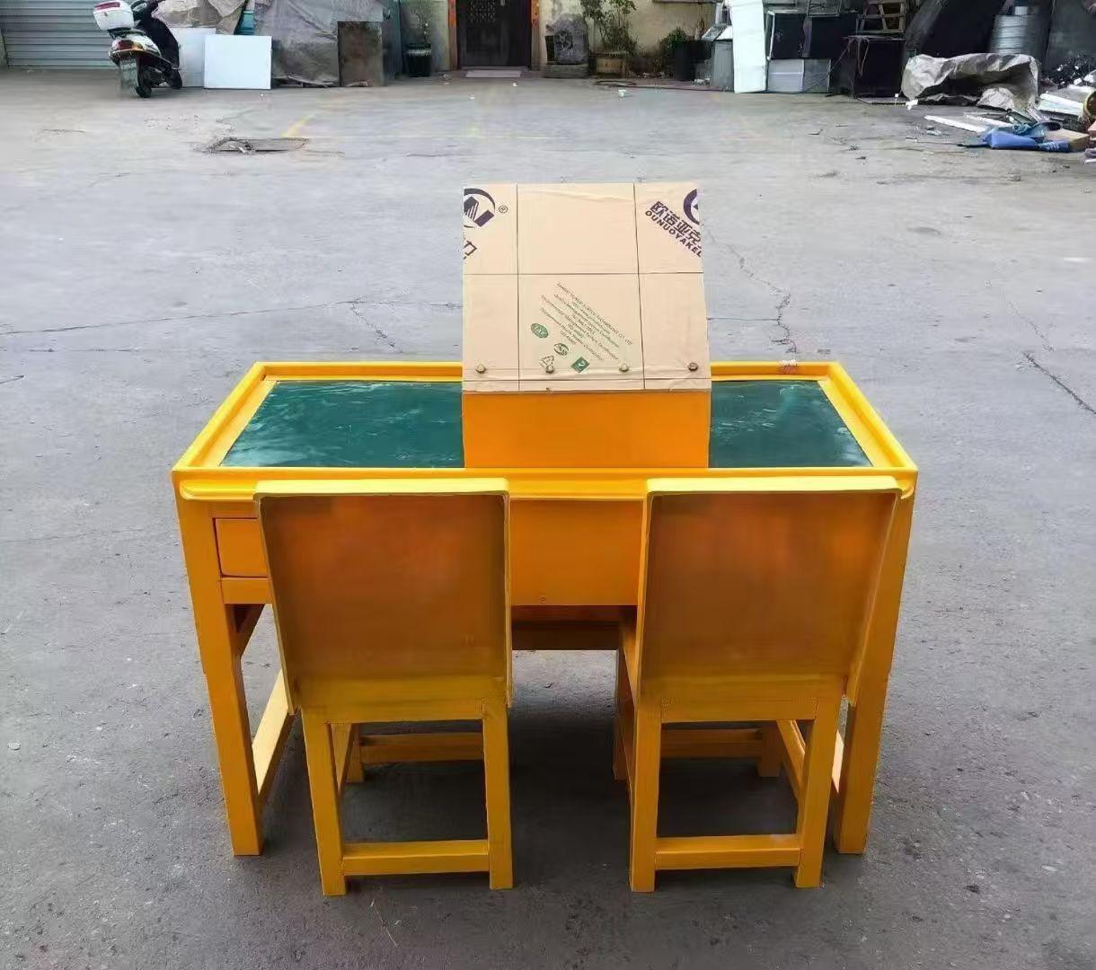柯坪防静电导通桌井下煤矿火工品发放桌：危险品流转的安全守护者
