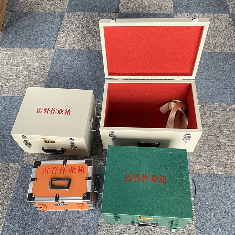 柯坪爆破工程作业箱如何选择？玻璃钢与传统材质的全面对比